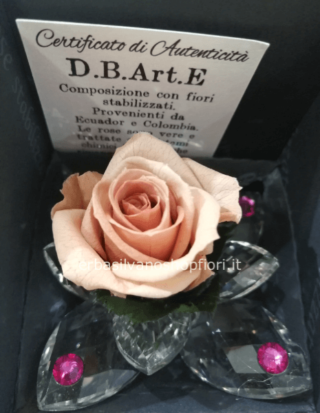 rosa eterna in cristallo